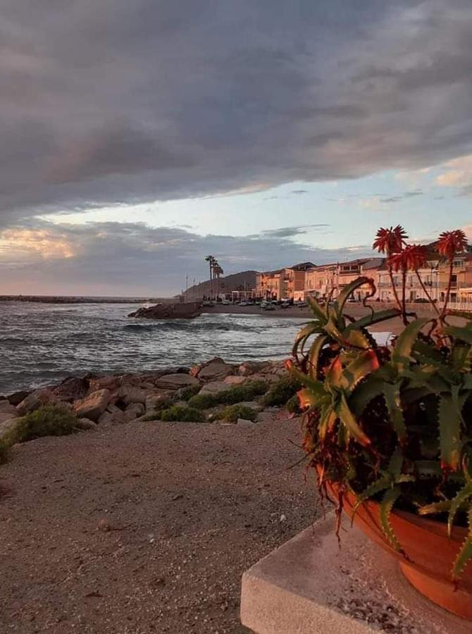 Апартаменты La Casa Di Nonna Nennella Санта-Мария-ди-Кастеллабате Экстерьер фото