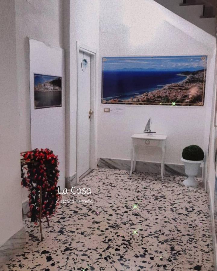 Апартаменты La Casa Di Nonna Nennella Санта-Мария-ди-Кастеллабате Экстерьер фото